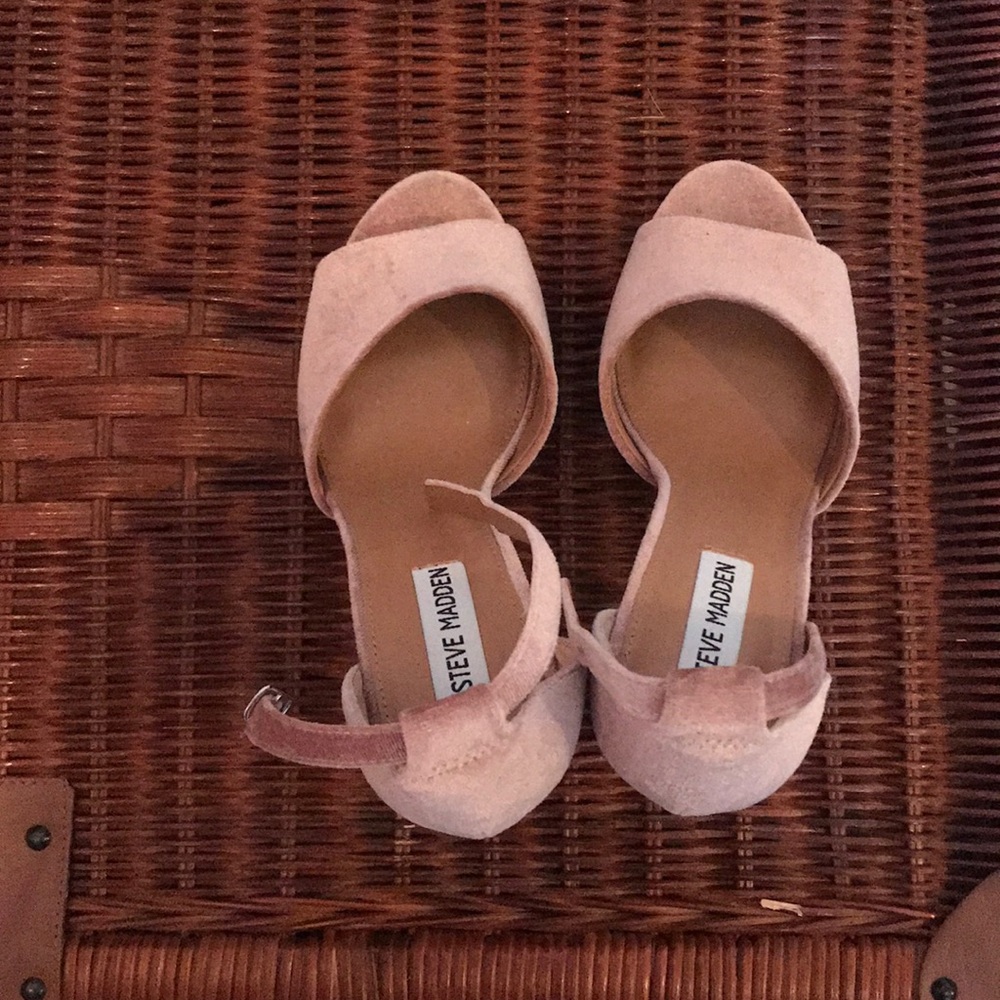 Steve Madden velvet heel